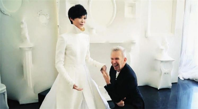 李宇春嫁78岁外国富翁是真的吗 李宇春被造谣结婚假消息是怎么