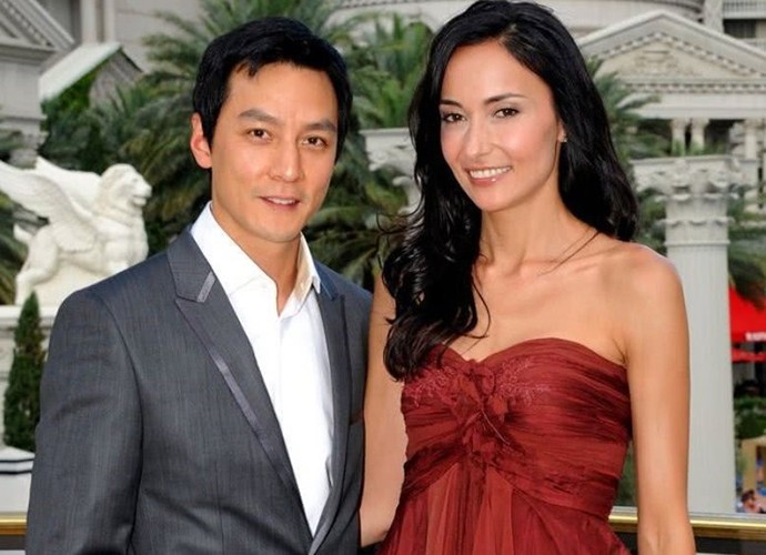 吴彦祖携妻子现身 罕见同框颜值双双在线更抢眼是这个