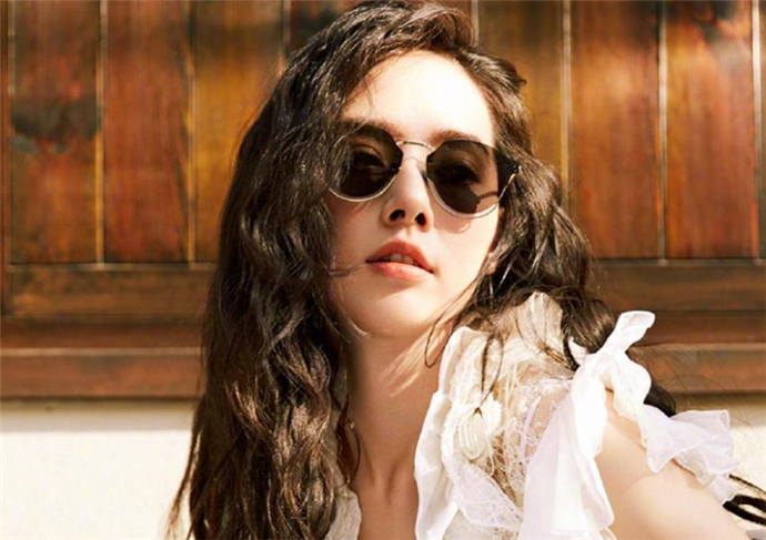 郭碧婷家里是干什么的 郭碧婷是单亲家庭吗