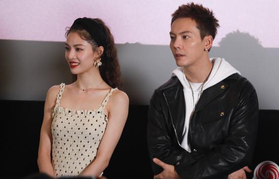 陈伟霆夸钟楚曦有“三好” 两人互撩技能满分