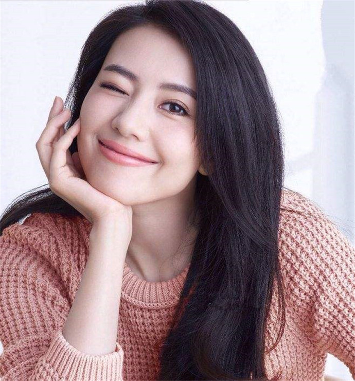 高圆圆女儿照片名字怎样的 高圆圆女儿长得像赵又廷吗