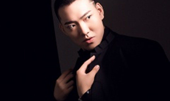 抖音我走在长街中听戏子唱京城是什么歌？