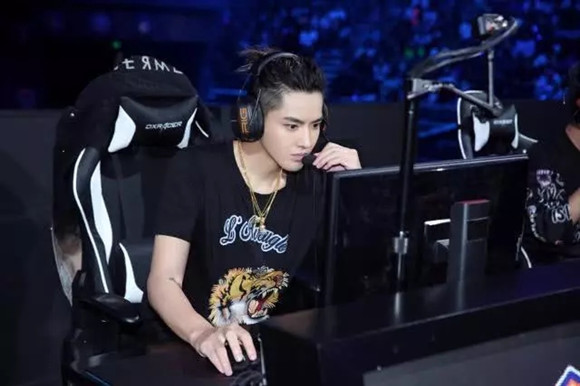周杰伦吴亦凡在INS上因为什么互动了？