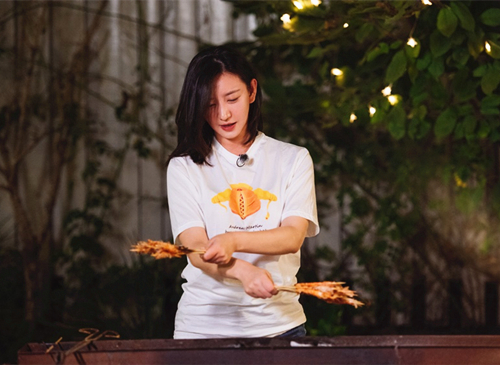 唐一菲最新微博发文说了什么内容？