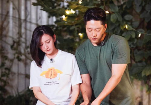 唐一菲最新微博发文说了什么内容？