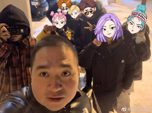 易烊千玺报销员工礼物费用 网友:神仙老板!