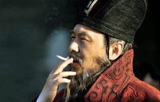 曹操的兵力只有袁绍的三分之一，曹操是怎么打败袁绍的？