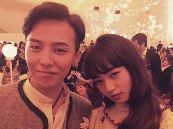 权志龙恋情曝光 和小松菜奈真的在一起了吗