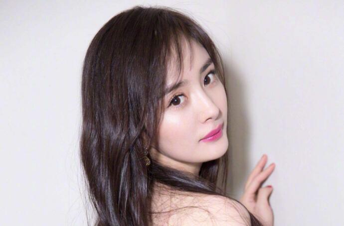 杨幂深夜赴美容院 大幂幂包裹严实粉丝差点认不出