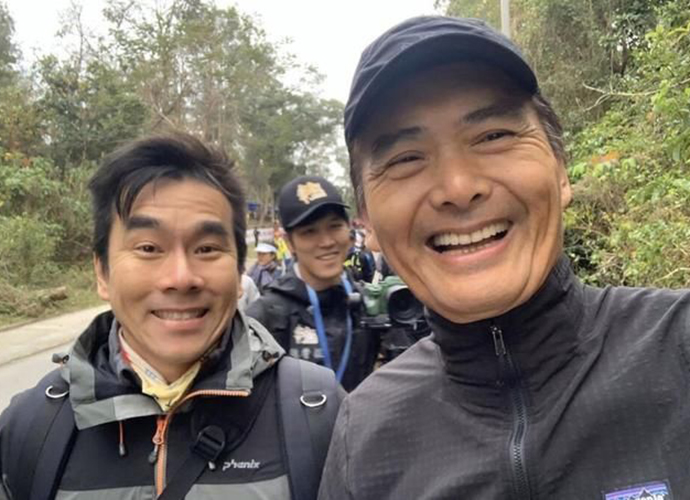 周润发跑步被偶遇 发哥还是一如既往这么亲民