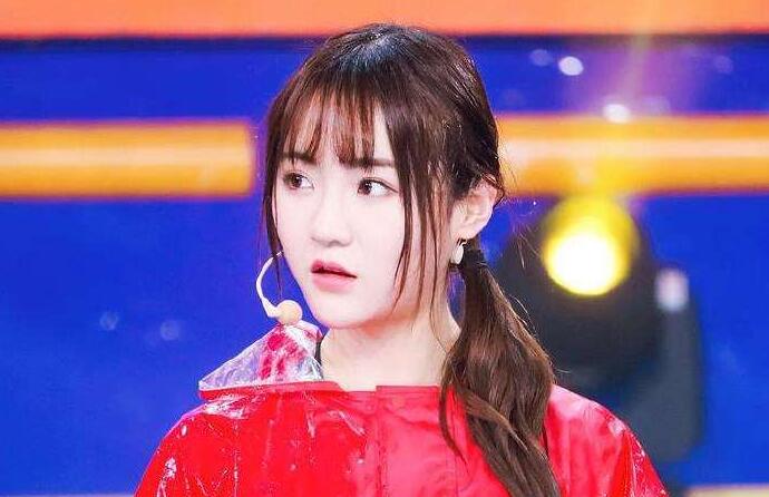 snh48莫寒鼻子怎么了 莫寒家里有钱吗父母做什么的