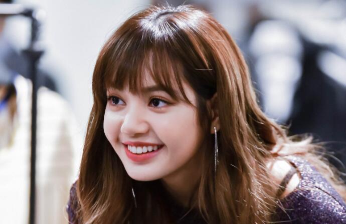 BLACKPINK成员Lisa是泰国和哪的混血 Lisa资料家庭背景曝光