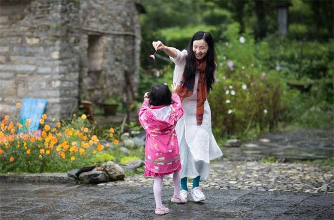 陶虹徐峥有孩子吗 女儿五官长得像谁照片曝光