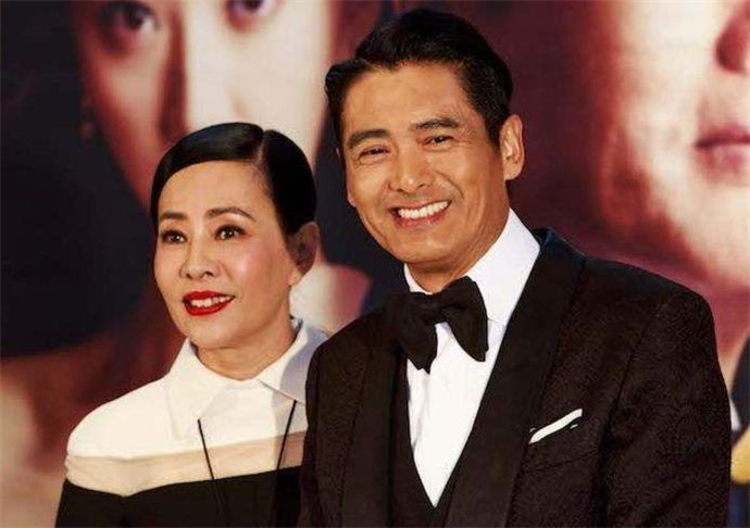 周润发陈荟莲怎么认识的 夫妻感情恩爱如初羡煞旁人