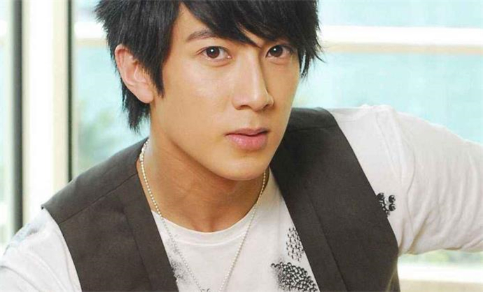 吴尊老婆为什么不露面 吴尊和老婆是初恋吗