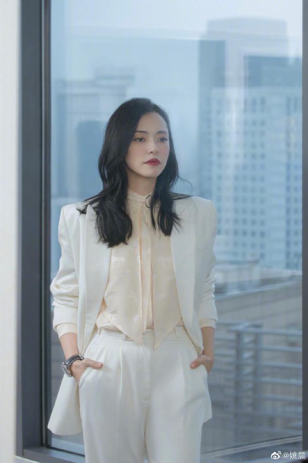 姚晨协助转发求助信息 回应称：我只是跟着一起帮忙而已