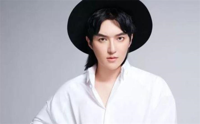 为什么肖骁一直眨眼睛 肖骁眼睛有什么问题吗为什么一直眨