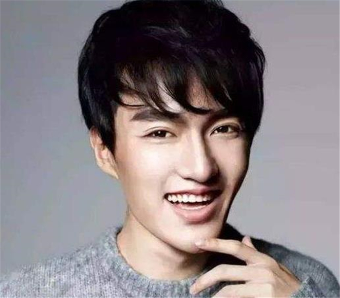 为什么肖骁一直眨眼睛 肖骁眼睛有什么问题吗为什么一直眨