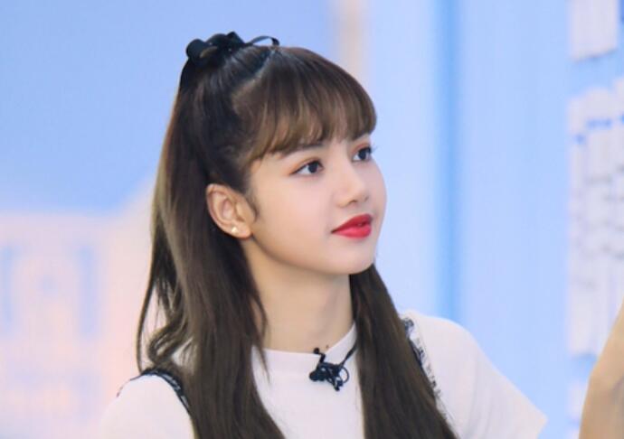 Lisa青你2舞台 选手尖叫不断Lisa舞姿炸全场