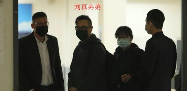 刘真遗体火化家人含泪送别 现场未见辛龙身影