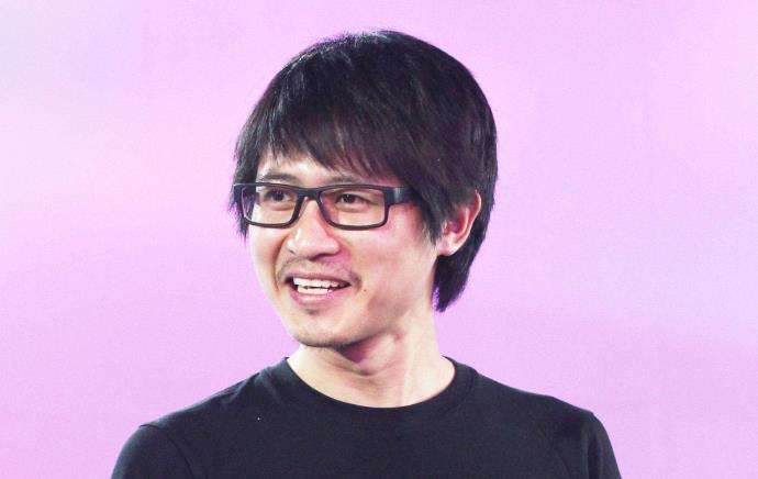 韩寒18分钟跑5公里 体力惊人网友在线佩服