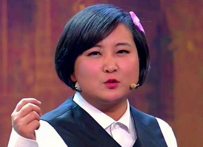 贾玲年少时放牛照 如此纤细苗条的贾玲没多少人见过