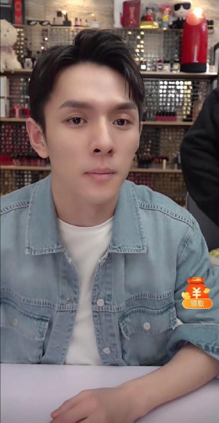 李佳琦没开美颜 面容憔悴令粉丝担心