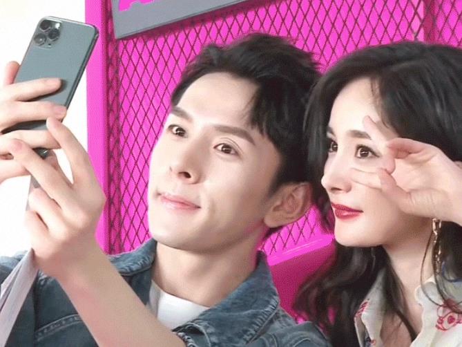 杨幂李佳琦直播 大幂幂公开脚踝尺寸不愧是精致女明星