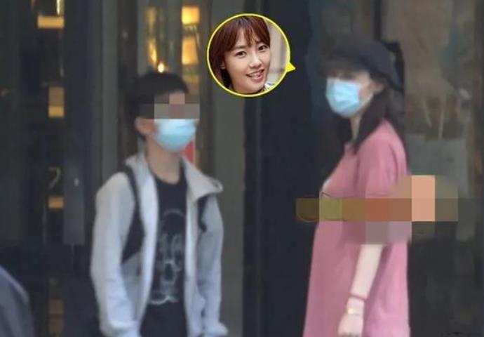 白百何疑似新恋情 与神秘男同框吃饭儿子陪在一旁