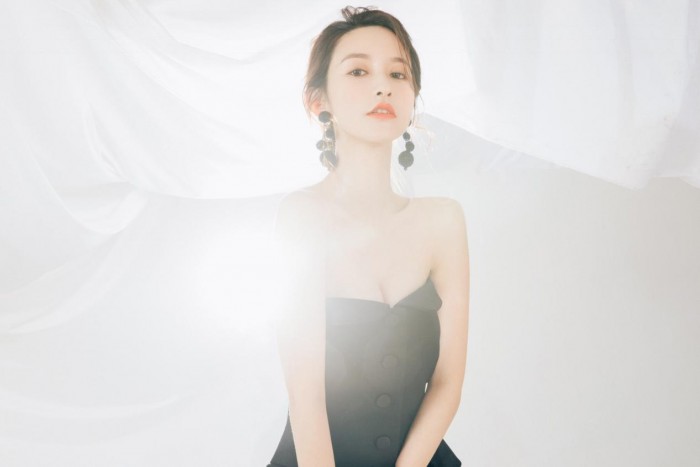 热议绯闻中女主角，网红张大奕到底是什么人？