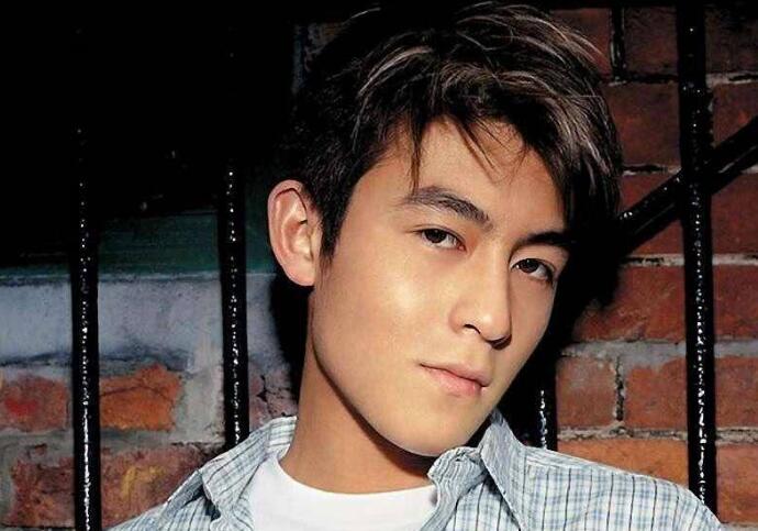 网友留言陈冠希ins 唯恐天下不乱提阿娇离婚一事