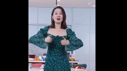 刘敏涛教授女团舞:抽筋捋头发爱谁是谁