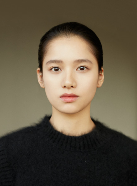张婧仪照片