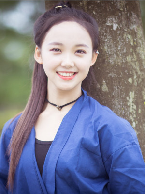 吕小雨照片