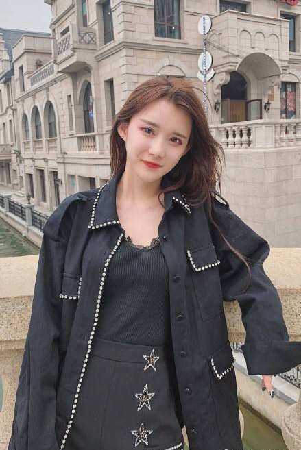江奈儿照片