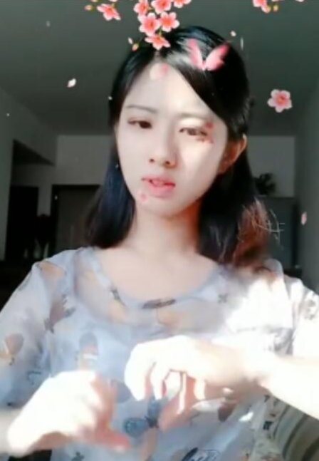 罗嫣照片