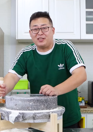 半吨先生照片