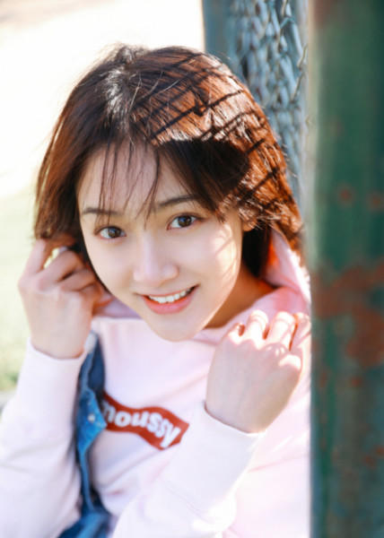 凌美仕照片