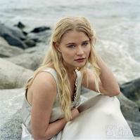 Emilie de Ravin