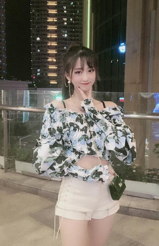 谢美天照片