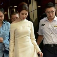 刘亦菲怀孕了是真的吗？刘亦菲小腹微隆身体发福照片