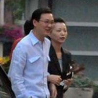 董卿疑隐婚生子 董卿老公密春雷家世显赫背景惊人