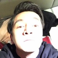 胡歌仰脸自拍遭调侃 靳东胡歌搞怪合影