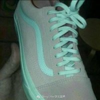 这双鞋，到底是灰绿还是粉白？