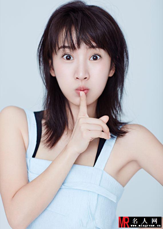 李念夏日清新写真 展露清新少女感(1)