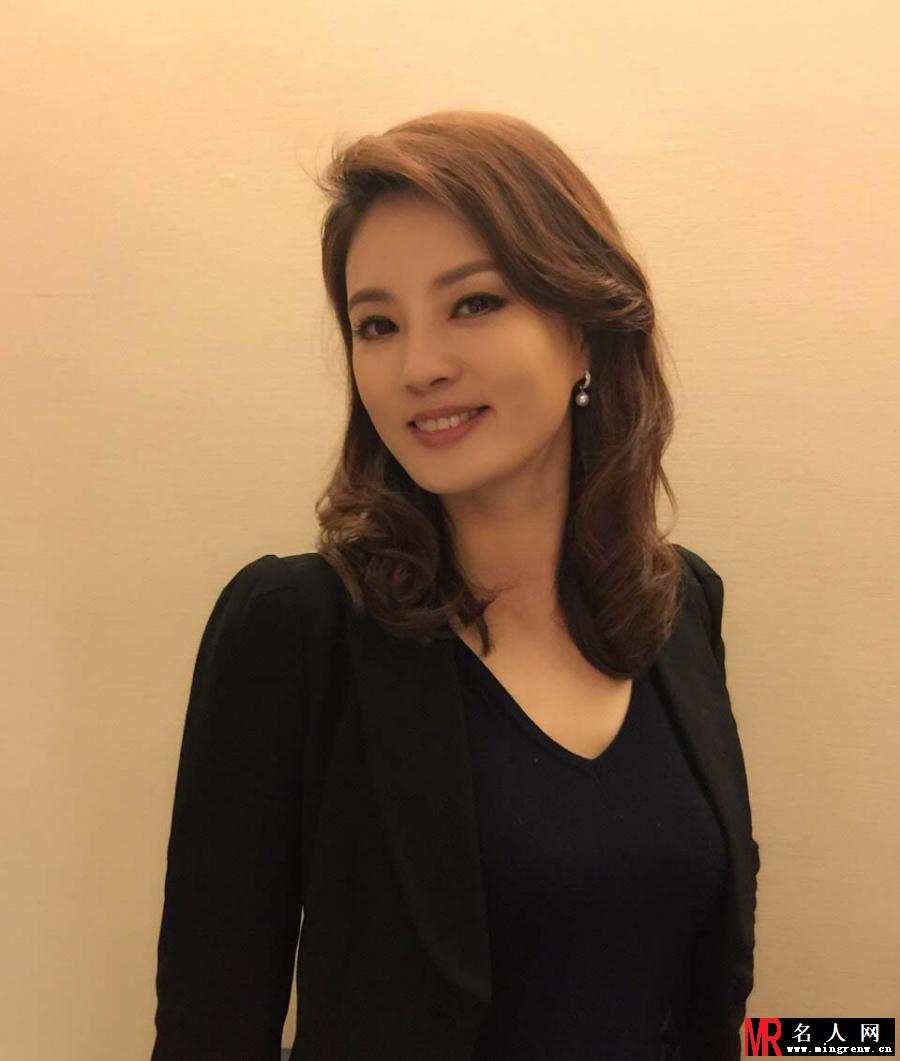 央视主持人刘芳菲 曾被封央视内部台花(1)