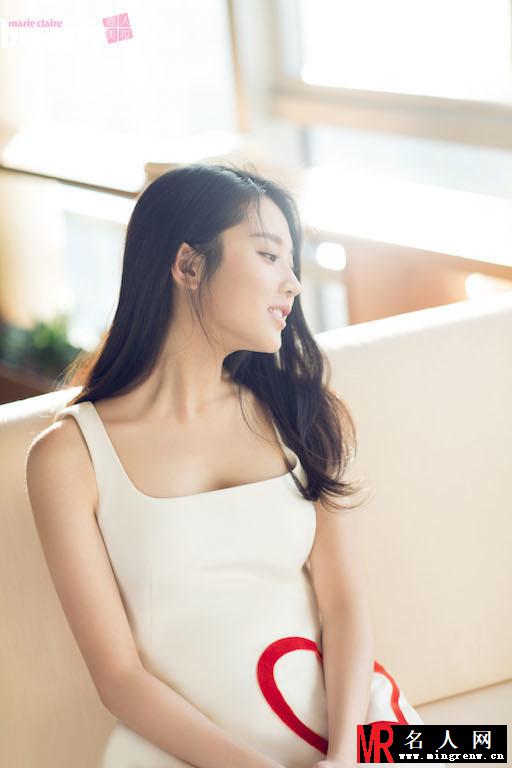 张慧雯最新写真 笑容灿烂气质纯美(1)
