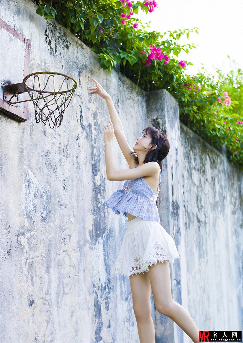 武田玲奈性感写真 扣篮秀大长腿(1)