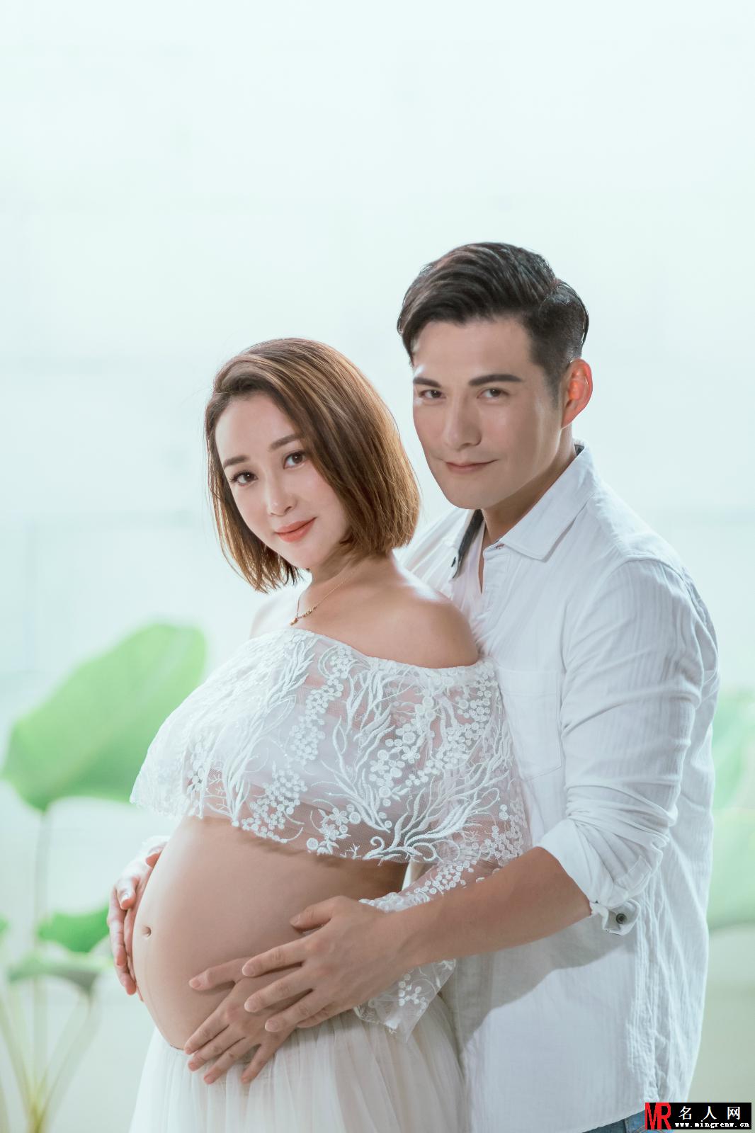 杜若溪孕照曝光 严屹宽亲吻孕肚甜蜜又幸福(1)