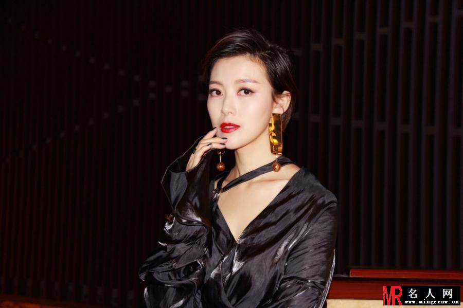 歌手常思思新歌《Born》正式发布 新曲风诠释恋爱中的迷茫(1)